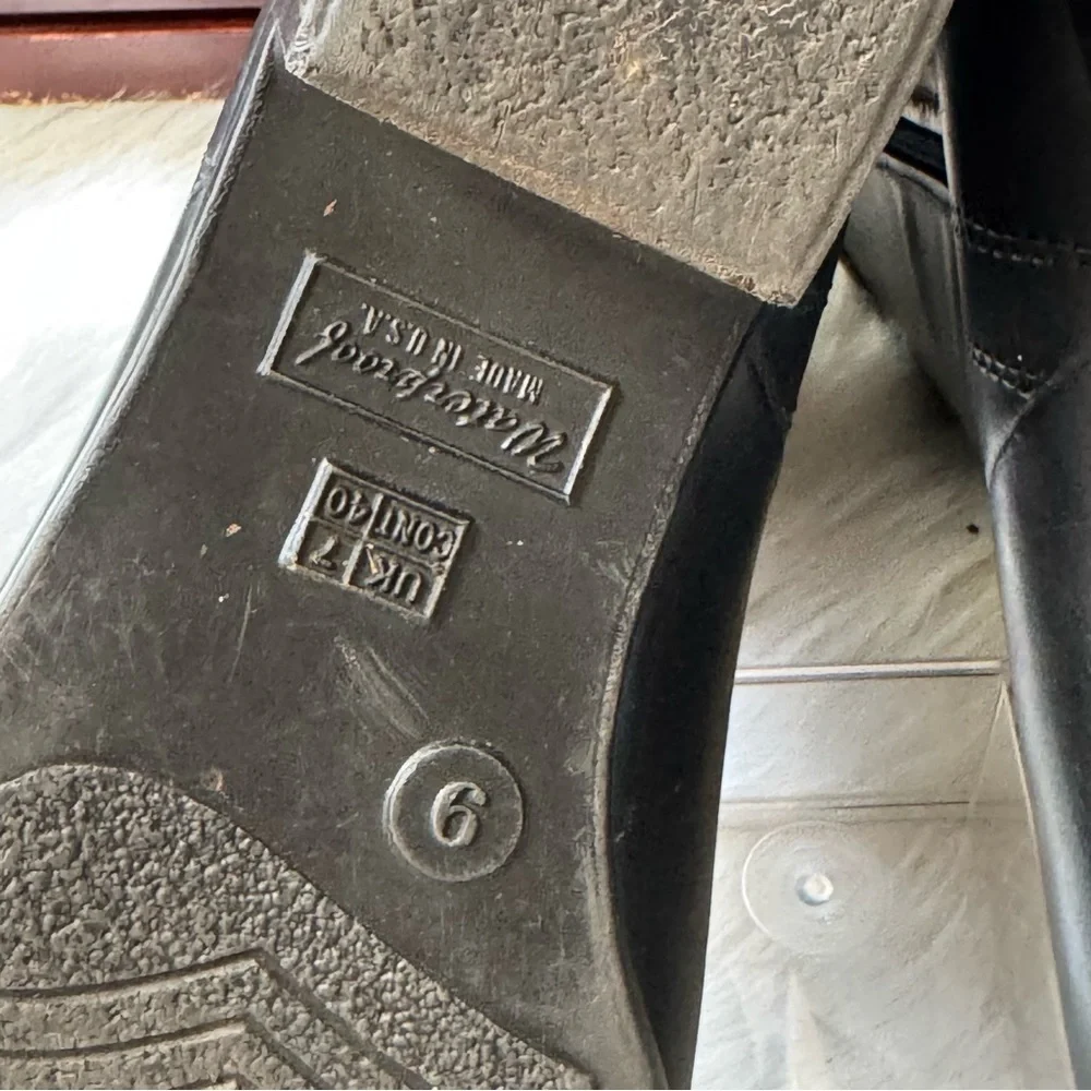 Woodbridge black outdoor